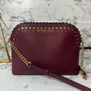 MICHAEL KORS SMALL CROSSBODY WITH ROUND CUTOUT BY SCALLOPED OPENING BURG…